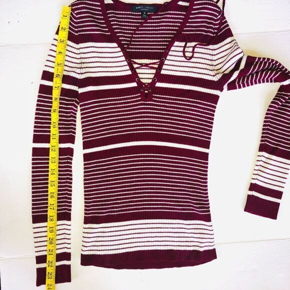 EUC Women’s Medium Romeo + Juliet Couture LS Lace Up Knitted Sweater - Picture 8 of 8